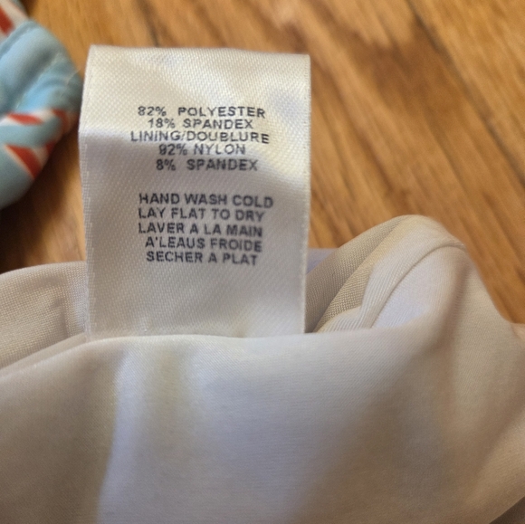 Oscar de la Renta Red and Blue Patterned Swimwear - Picture 6 of 7